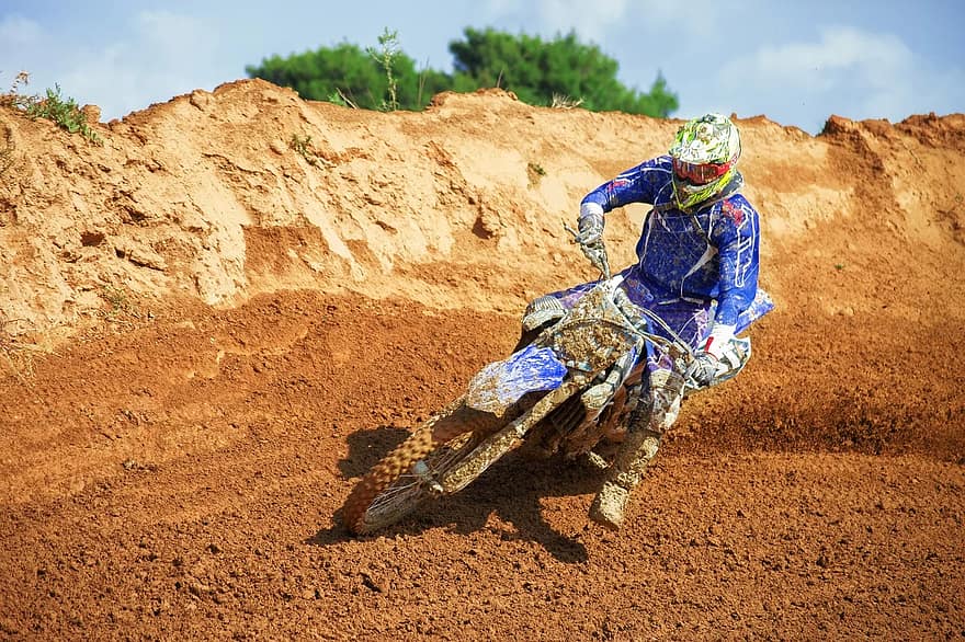 Where should the biting point be on a hydraulic clutch?