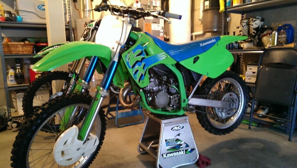 painting a dirt bike